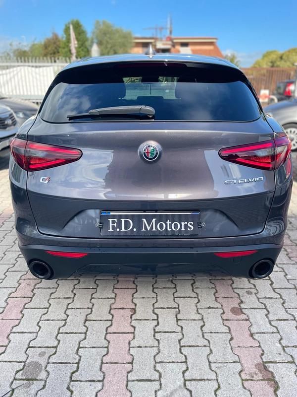 Usata Alfa Romeo Stelvio Super 210 CV (154 kW) 2019 Grigio SUV