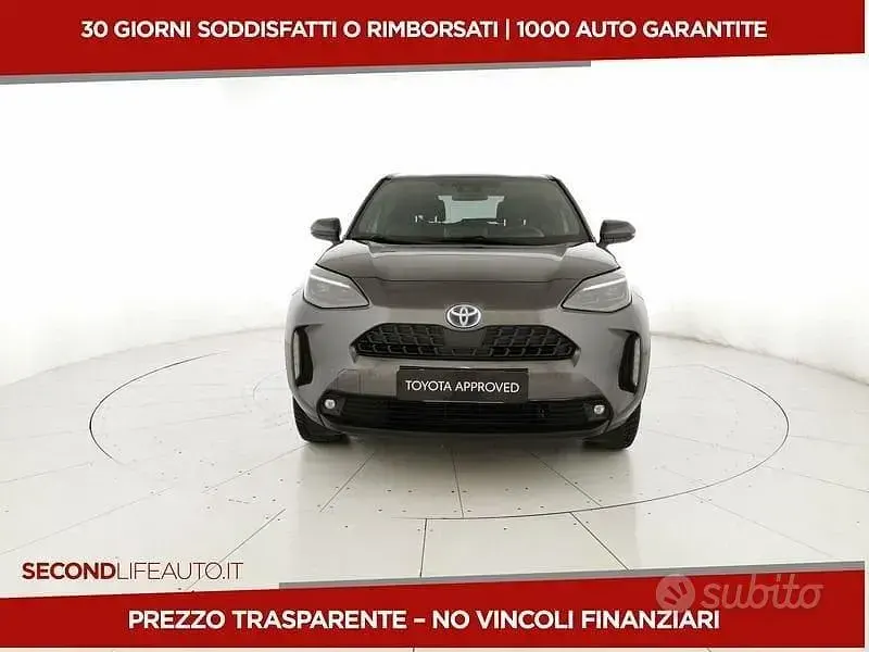 Begagnad Toyota Yaris Cross Trend 116 HK (85 kW) 2022 Grå SUV