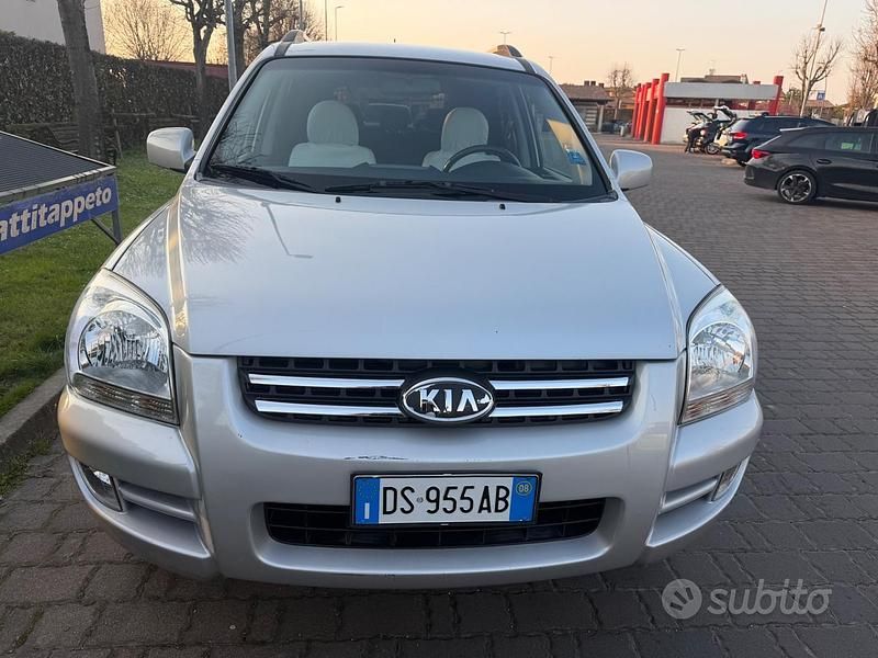 Usata Kia Sportage 140 CV (102 kW) 2008 Grigio SUV