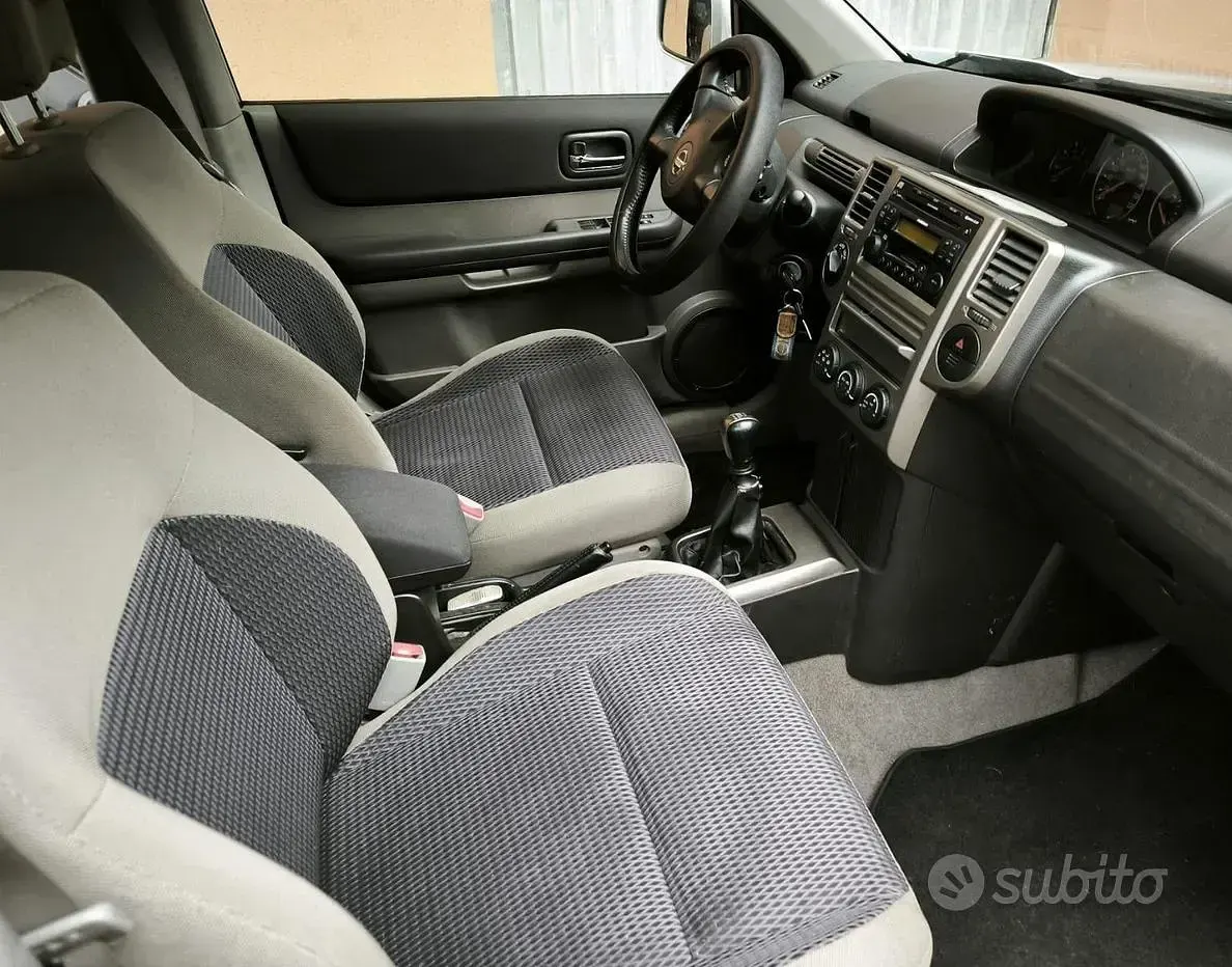 Usata Nissan X-Trail 136 CV (100 kW) 2006 Grigio SUV