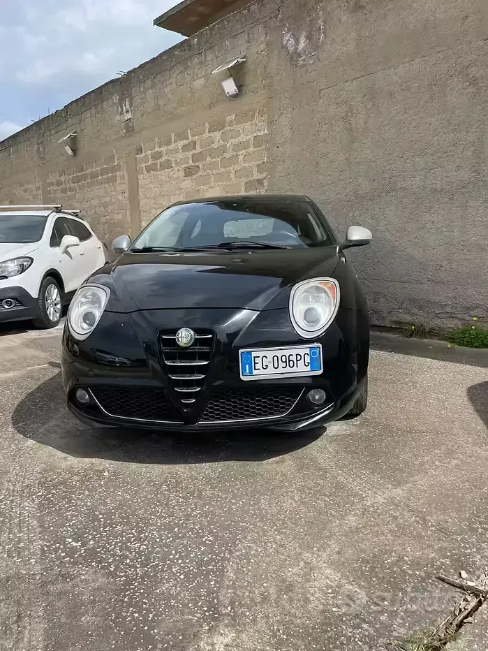 Usata Alfa Romeo MiTo Distinctive 105 CV (77 kW) 2011 Nero Utilitaria