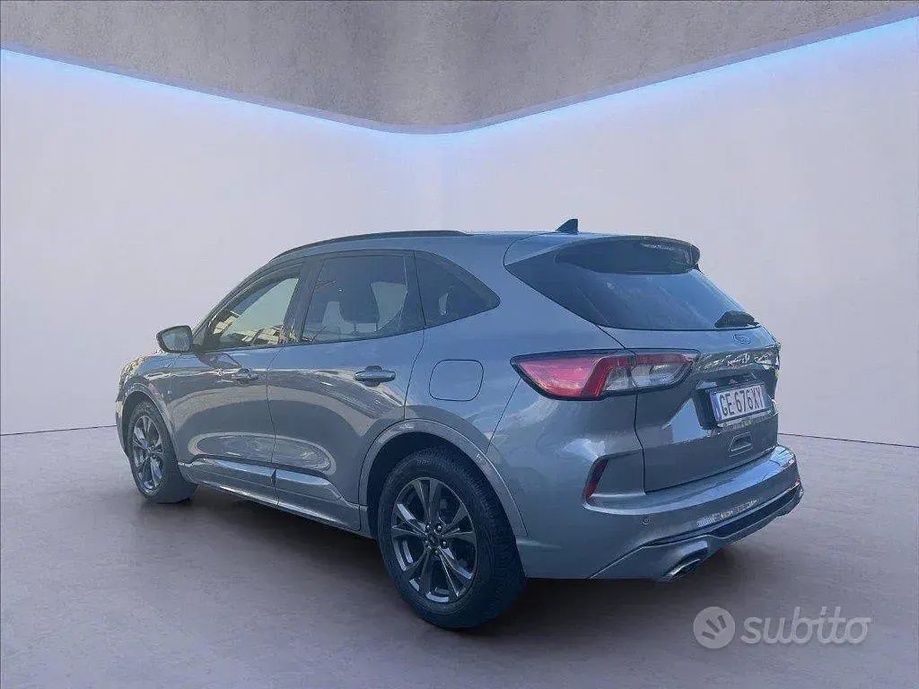 Usata Ford Kuga ST-Line 120 CV (88 kW) 2021 Grigio SUV