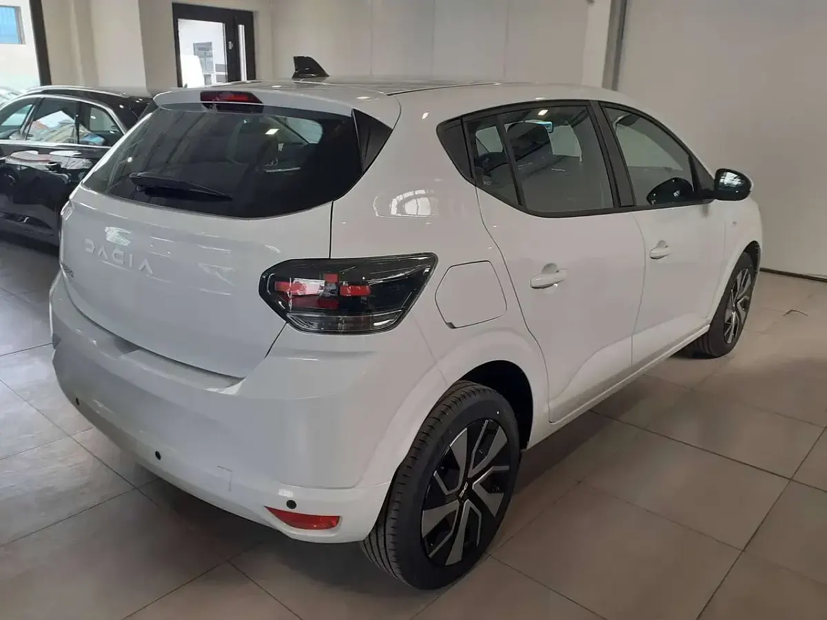 Ny Dacia Sandero Expression 120 HK (88 kW) 2026 Hvid Sedan