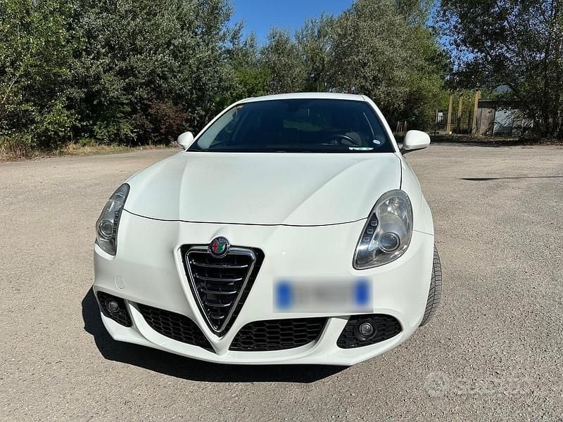 Usata Alfa Romeo Giulietta Distinctive 170 CV (125 kW) 2010 Bianco Utilitaria