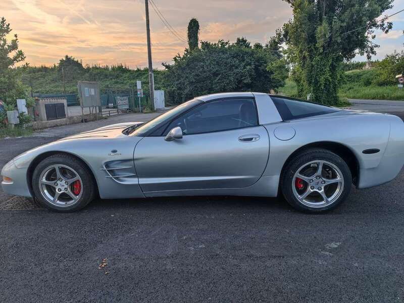 Grigio Usata 2001 Chevrolet Corvette LS Cabrio | 28.900 € - Immagine 1/4