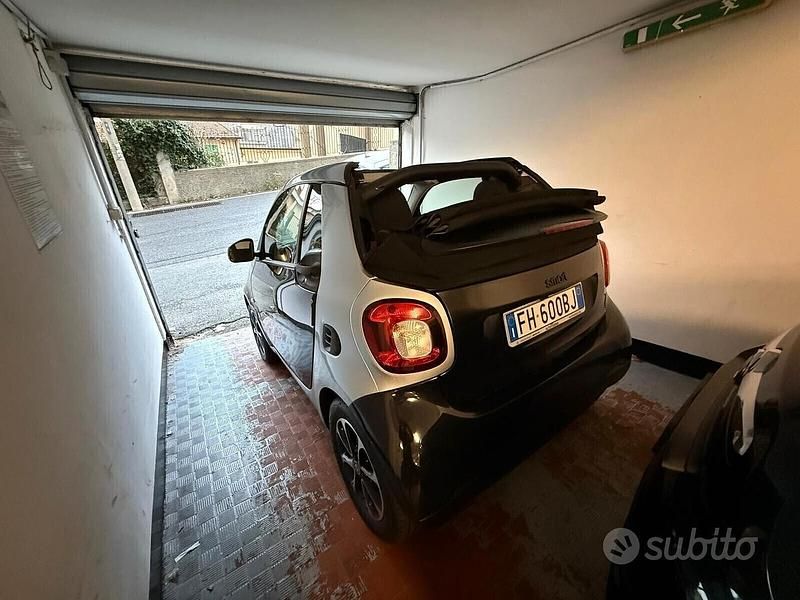 Usata Smart ForTwo Cabrio Passion 70 CV (51 kW) 2017 Nero Cabrio
