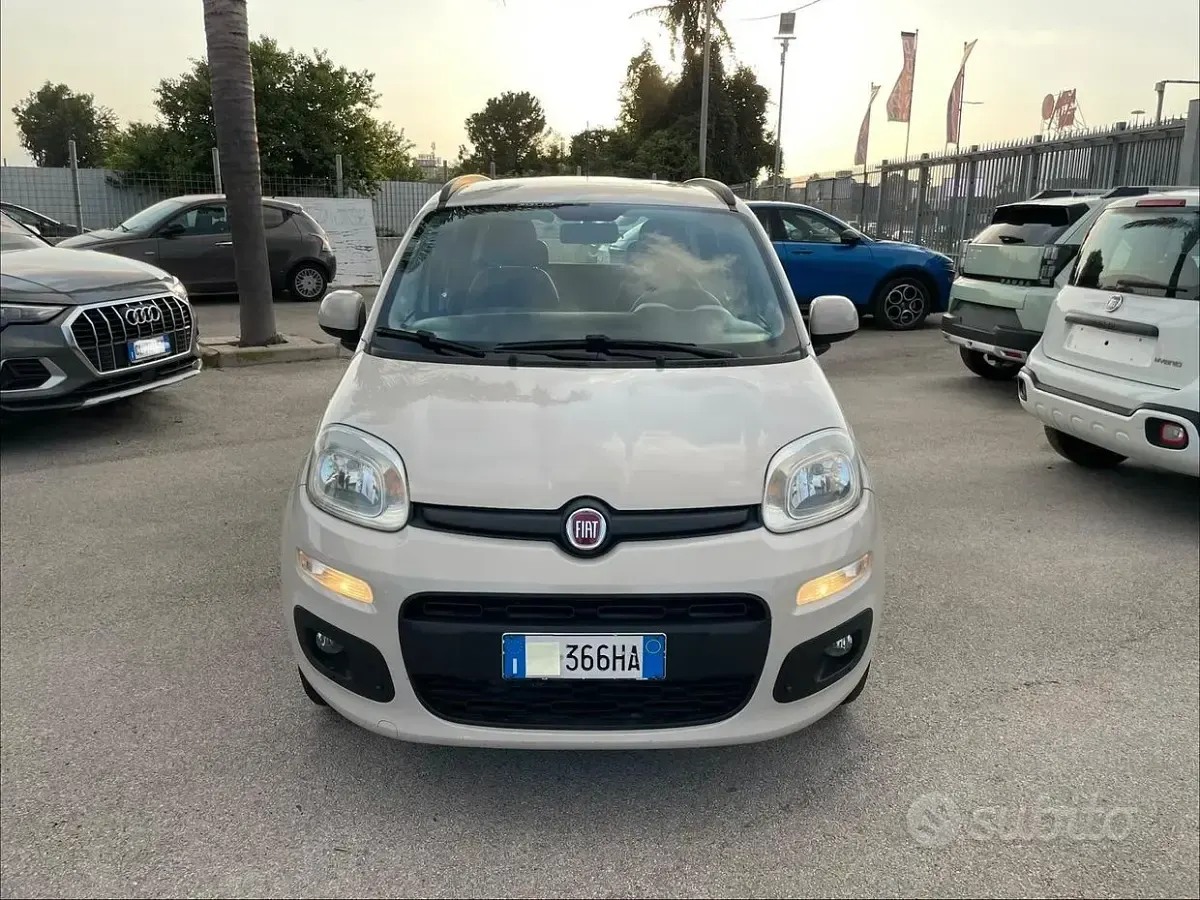 Usata Fiat Panda Lounge 80 CV (58 kW) 2014 Beige Utilitaria