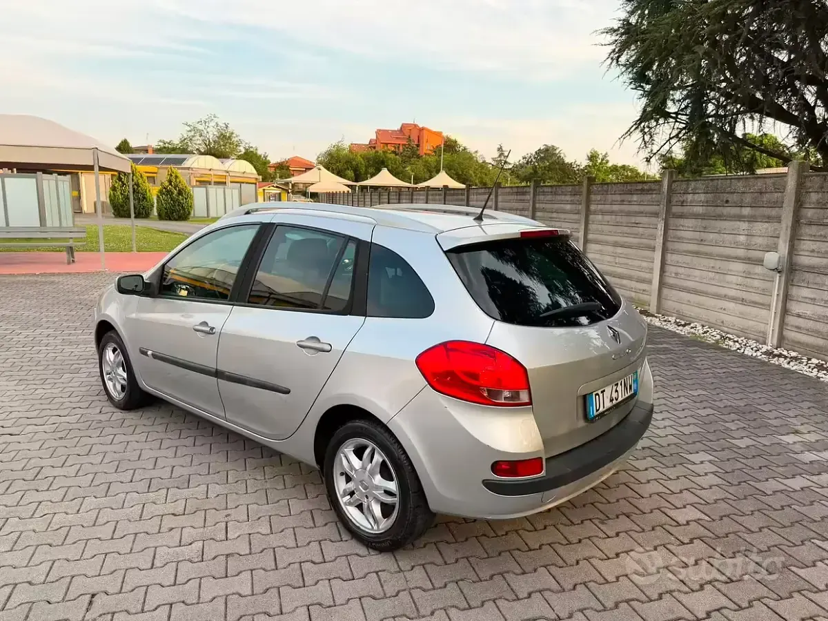 Usata Renault Clio 75 CV (55 kW) 2009 Grigio Station wagon