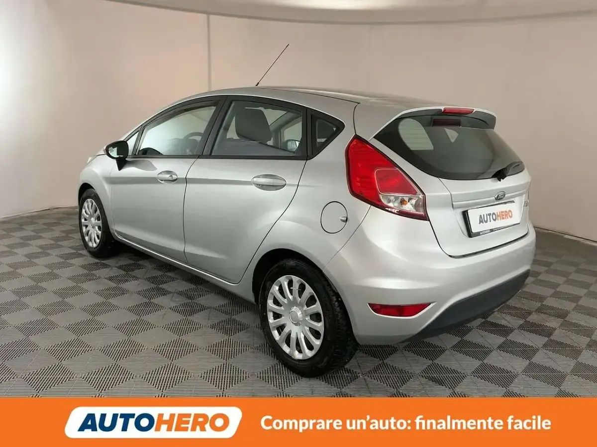 Usata Ford Fiesta 75 CV (55 kW) 2017 Argento Utilitaria