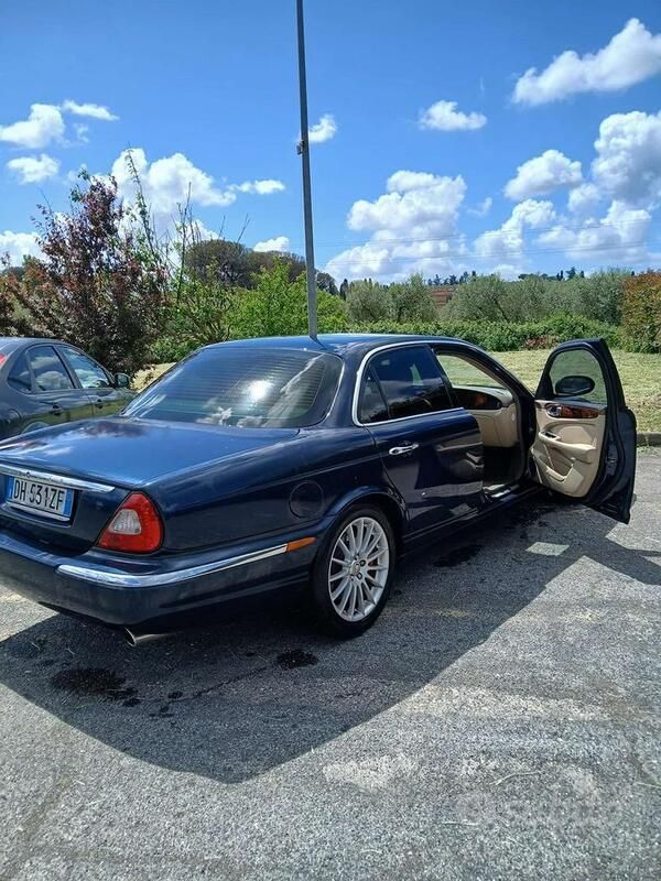 Usata Jaguar XJ 207 CV (152 kW) 2007 Blu Berlina