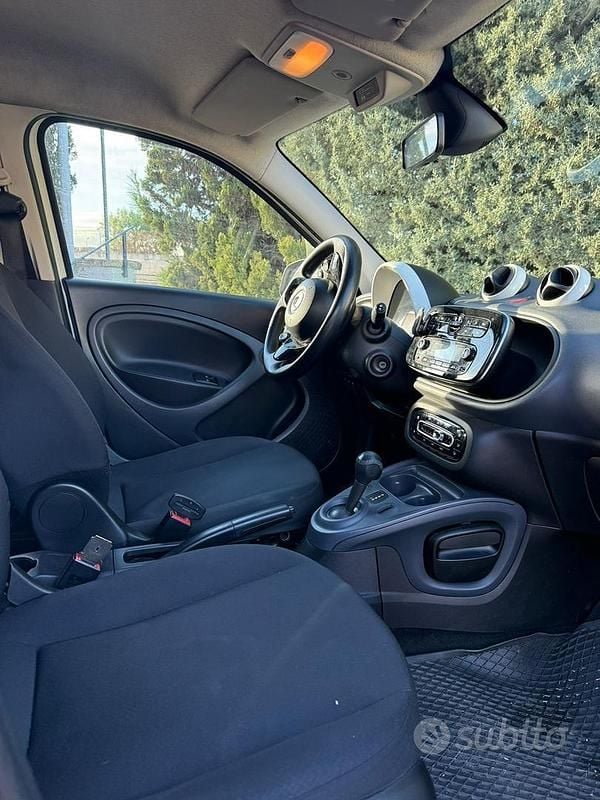 Usata Smart ForFour 2017 Bianco Utilitaria