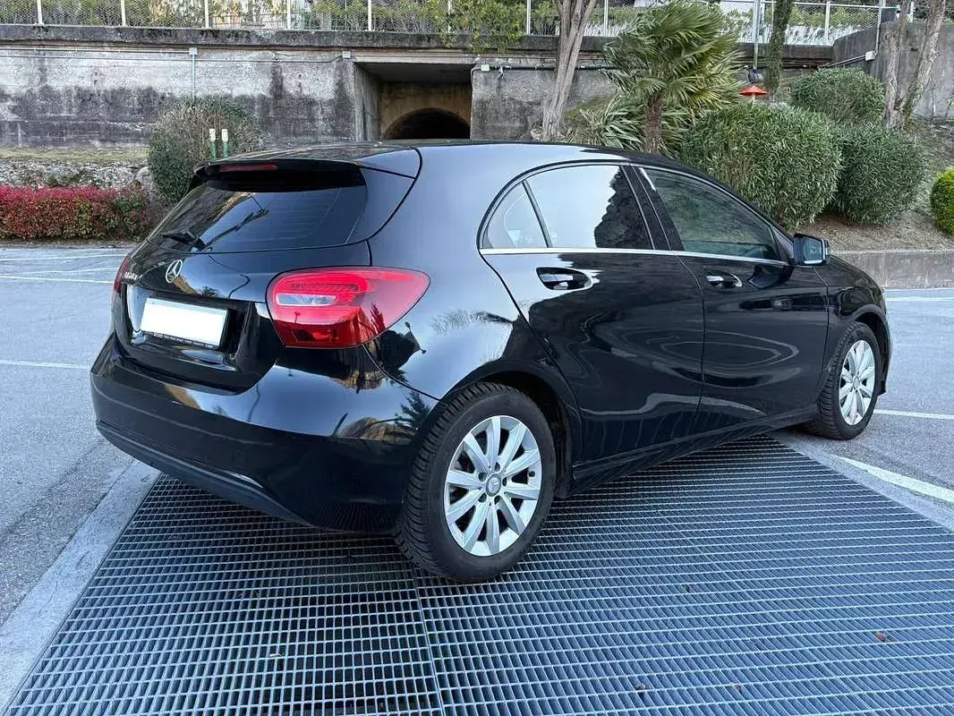 Usata Mercedes A160 90 CV (66 kW) 2017 Nero Utilitaria