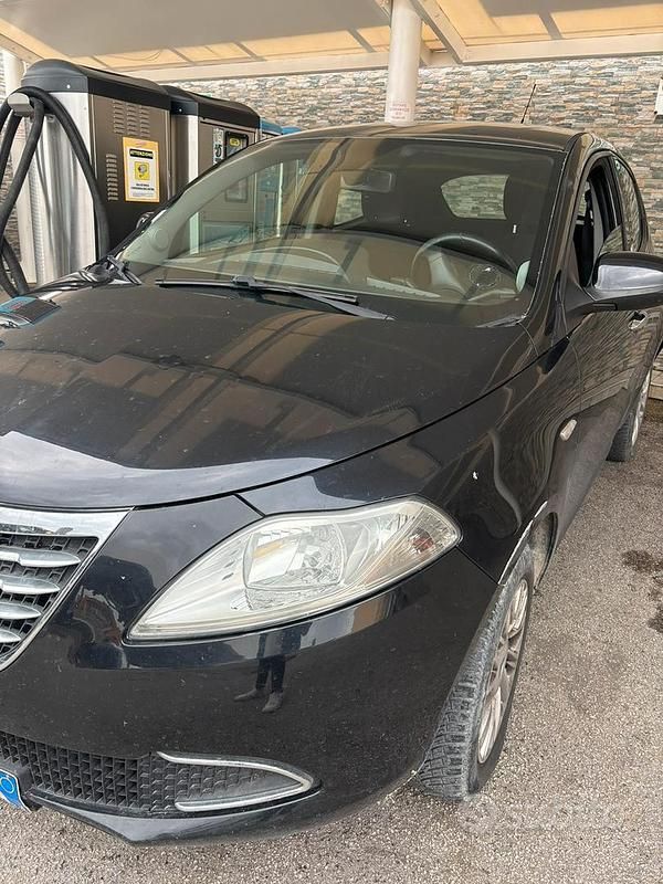 Usata Lancia Ypsilon 85 CV (62 kW) 2014 Utilitaria