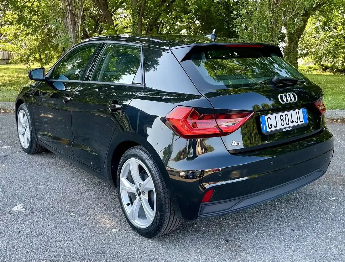 Usata Audi A1 Sportback Admired 95 CV (69 kW) 2022 Nero mythos met. Utilitaria
