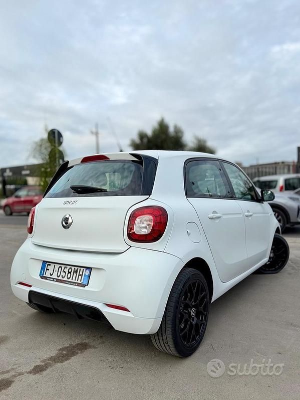 Usata Smart ForFour Brabus 71 CV (52 kW) 2017 Bianco Utilitaria