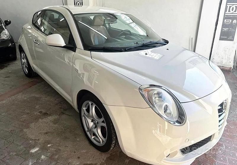 Bianco Usata 2010 Alfa Romeo MiTo Due volumi | 4400 € (Buon prezzo) - Immagine 1/3