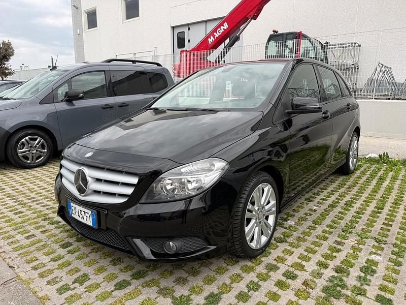 Usata Mercedes B180 109 CV (80 kW) 2014 Nero Monovolume
