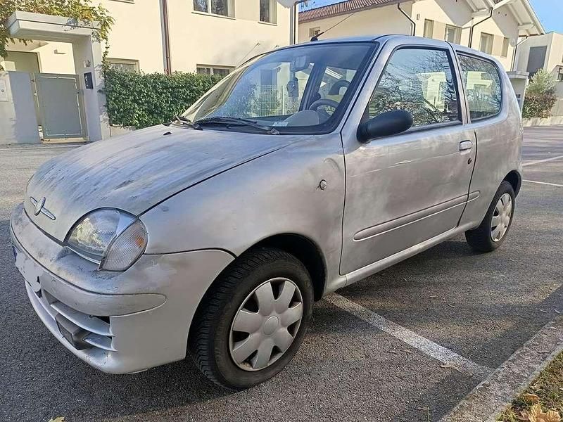 Usata Fiat 600 54 CV (39 kW) 2007 Argento Utilitaria