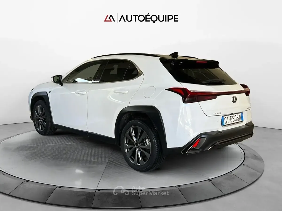 Usata Lexus UX 184 CV (135 kW) 2024 Nero SUV