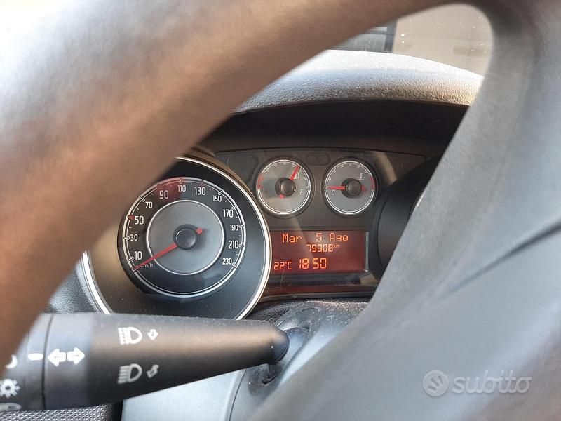 Usata Fiat Grande Punto 65 CV (47 kW) 2018 Nero Utilitaria