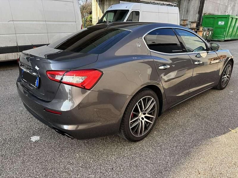 Usata Maserati Ghibli 250 CV (183 kW) 2018 Marrone Berlina