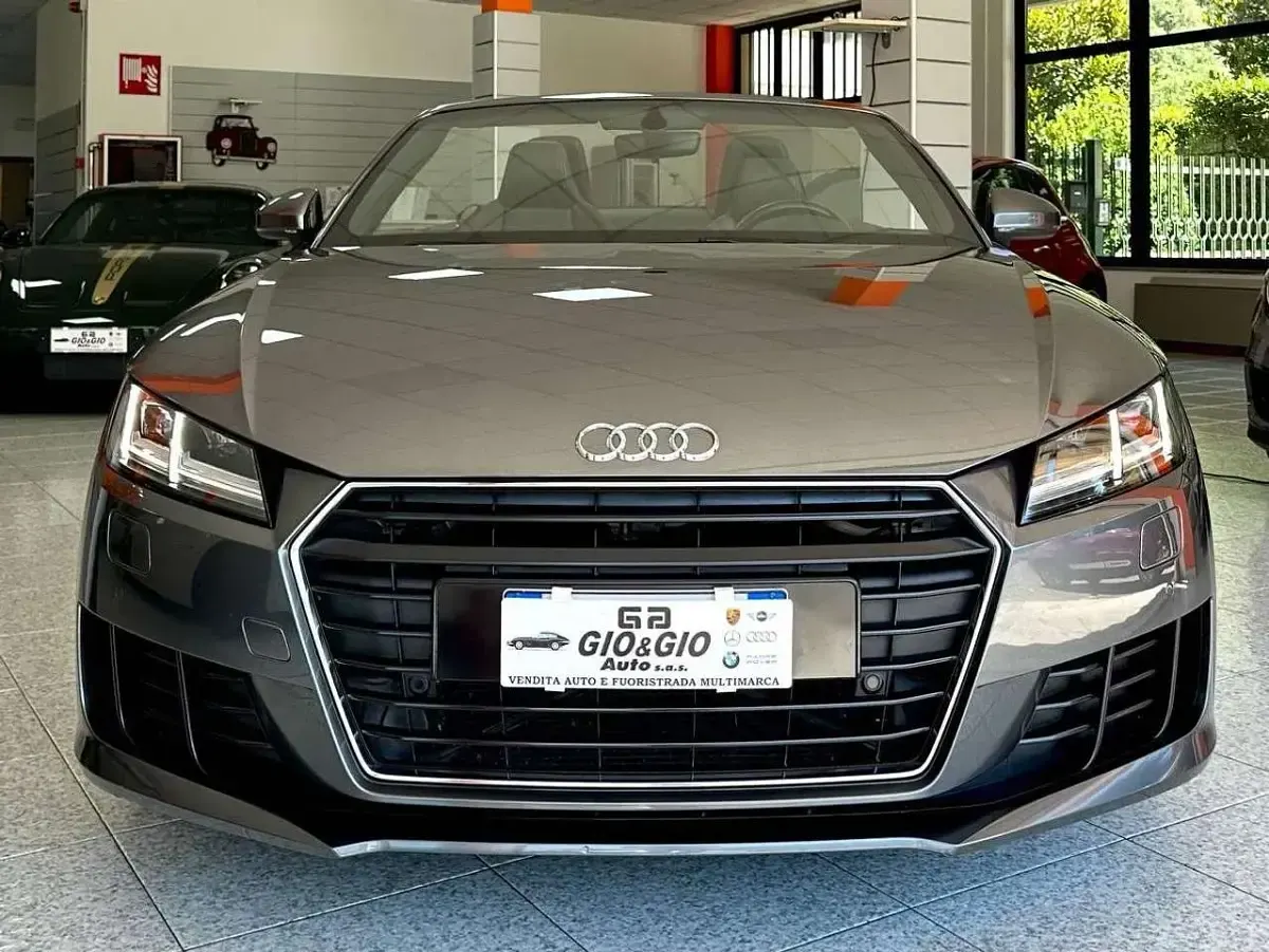 Usata Audi TT Roadster S-Line 179 CV (131 kW) 2018 Grigio Cabrio