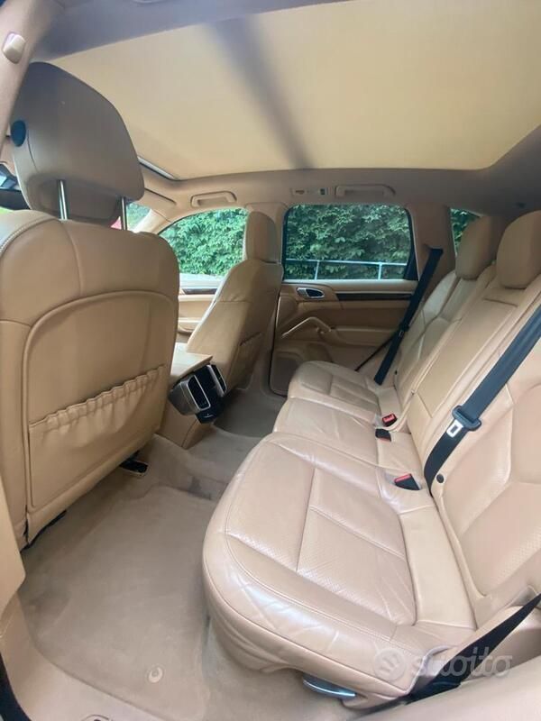 Usata Porsche Cayenne 245 CV (180 kW) 2011 Marrone SUV