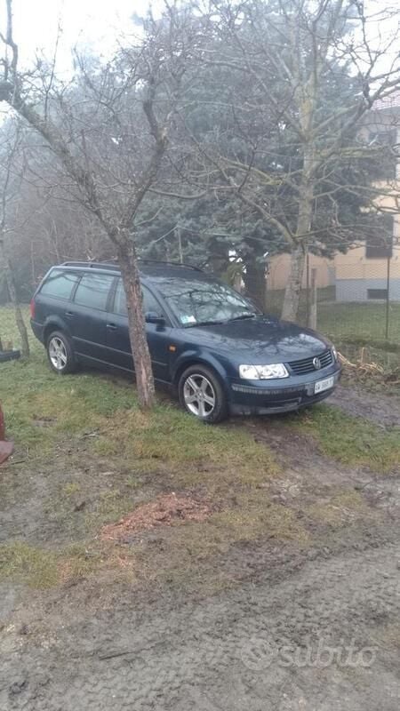 Usata VW Passat 110 CV (80 kW) 1998 Blu Station wagon