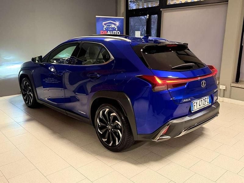 Usata Lexus UX 250h Sport Line 145 CV (106 kW) 2019 Blu/azzurro SUV