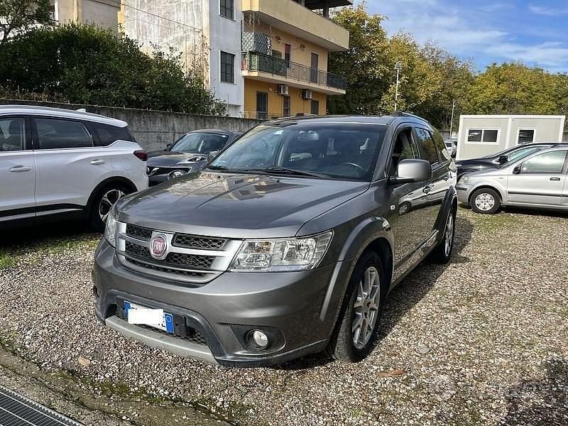 Usata Fiat Freemont 170 CV (125 kW) 2013 Grigio SUV