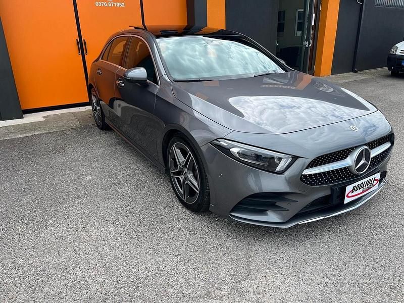 Usata Mercedes A180 Premium 116 CV (85 kW) 2022 Grigio Berlina