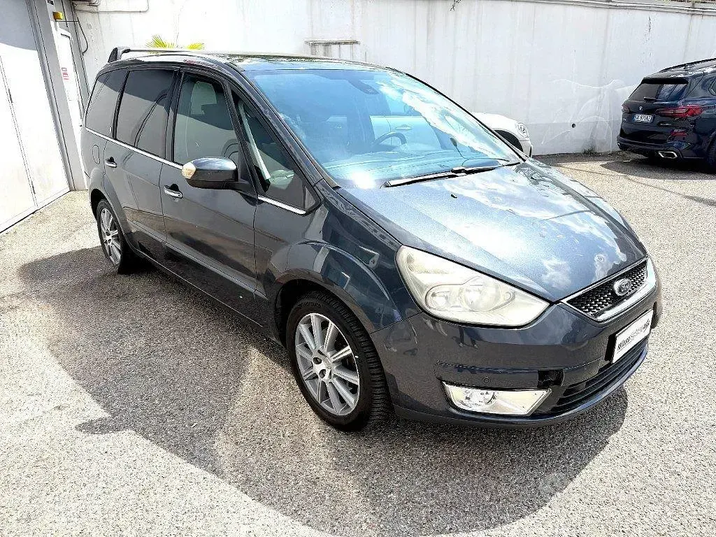 Usata Ford Galaxy Ghia 140 CV (102 kW) 2007 Grigio Monovolume