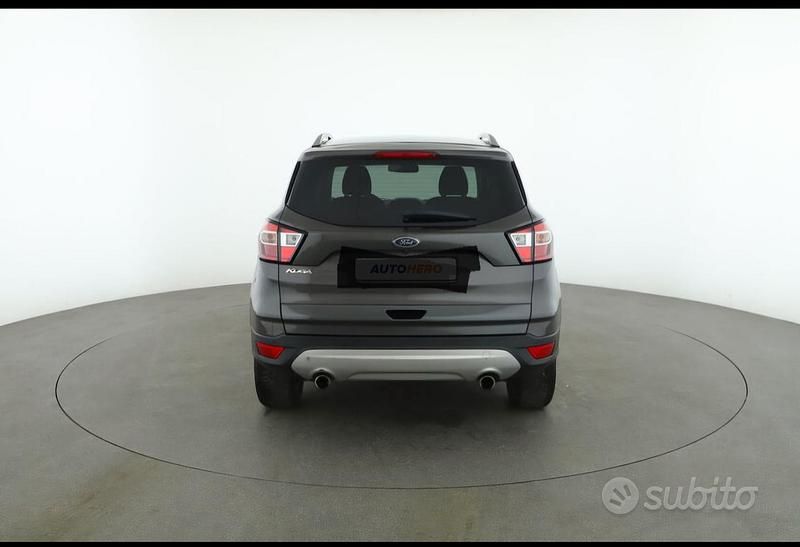 Usata Ford Kuga 120 CV (88 kW) 2018 Nero SUV