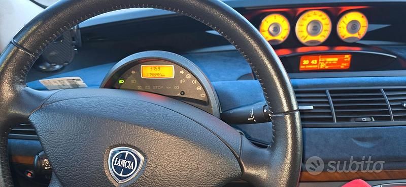 Usata Lancia Phedra 136 CV (100 kW) 2009 Blu Monovolume