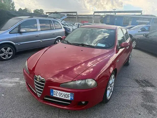 Usata Alfa Romeo 147 Progression 119 CV (87 kW) 2009 Rosso Utilitaria