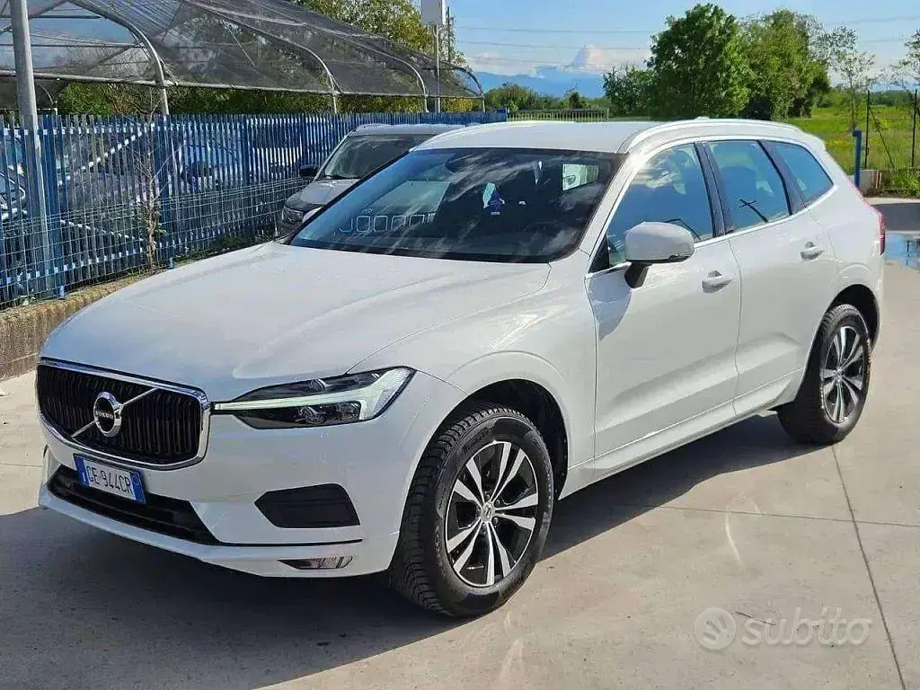 Usata Volvo XC60 Momentum 197 CV (144 kW) 2021 Bianco SUV
