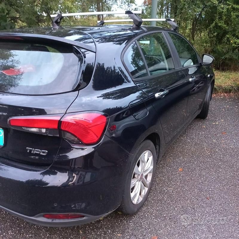 Usata Fiat Tipo 120 CV (88 kW) 2017 Nero Berlina