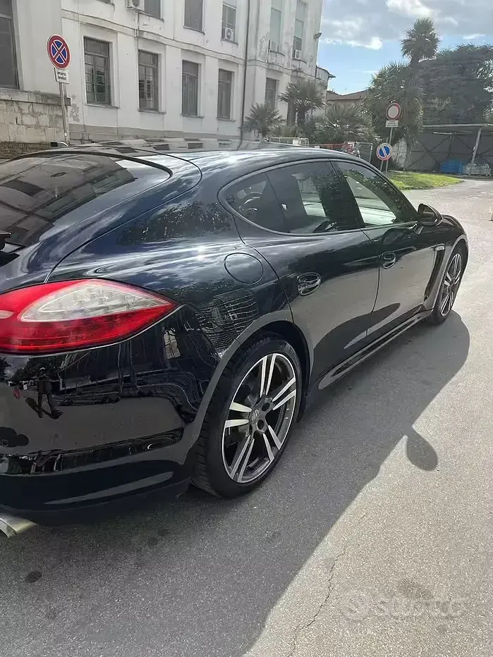Usata Porsche Panamera 300 CV (220 kW) 2012 Nero Utilitaria