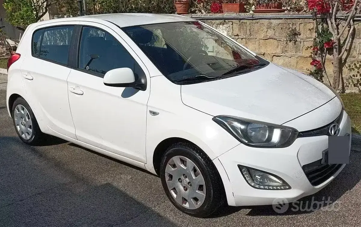 Usata Hyundai i20 Edition 85 CV (62 kW) 2013 Bianco Utilitaria