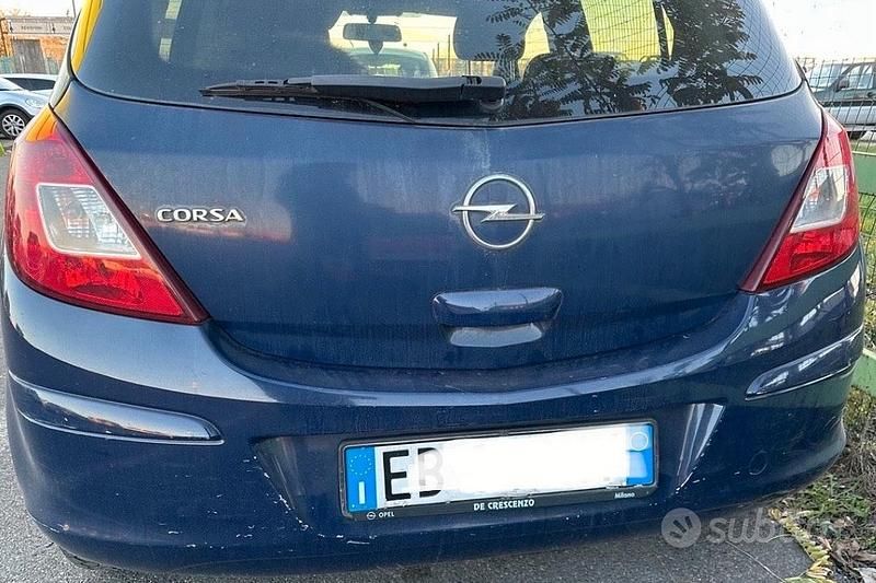 Usata Opel Corsa 85 CV (62 kW) 2010 Blu Utilitaria