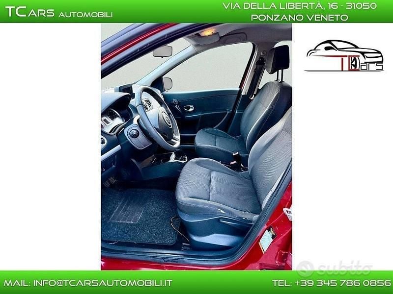 Usata Renault Clio II 75 CV (55 kW) 2010 Rosso Berlina