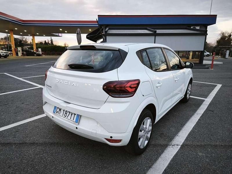 Usata Dacia Sandero Essentiel 101 CV (74 kW) 2023 Bianco Berlina