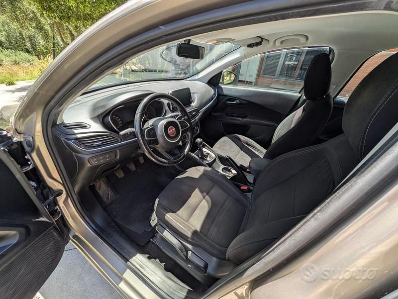 Usata Fiat Tipo Lounge 120 CV (88 kW) 2017 Bronzo Station wagon