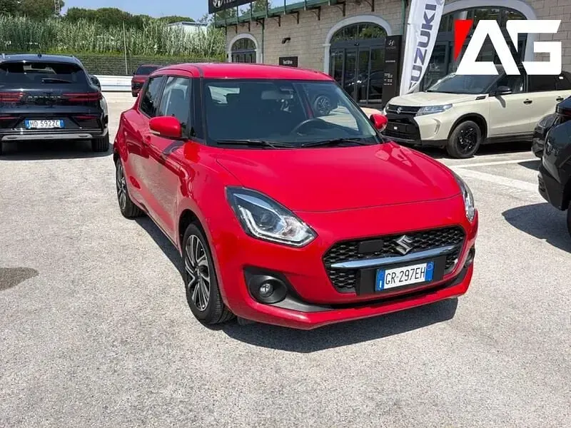 Usata Suzuki Swift 83 CV (61 kW) 2023 Rosso Utilitaria