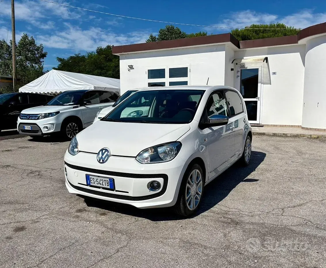 Usata VW up! Move 68 CV (50 kW) 2013 Bianco Utilitaria