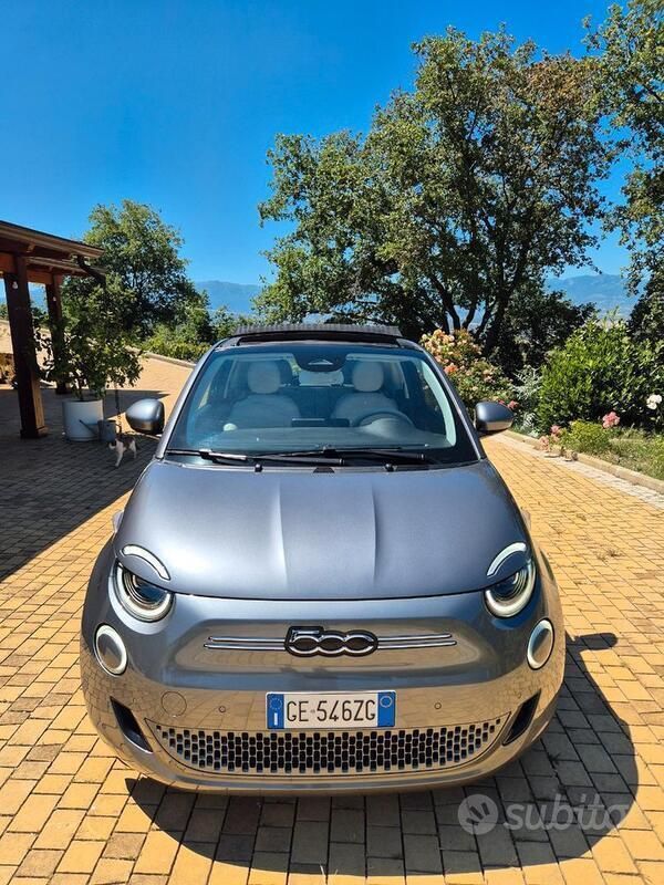 Usata Fiat 500e La Prima 69 kW (95 CV) 2021 Grigio Cabrio