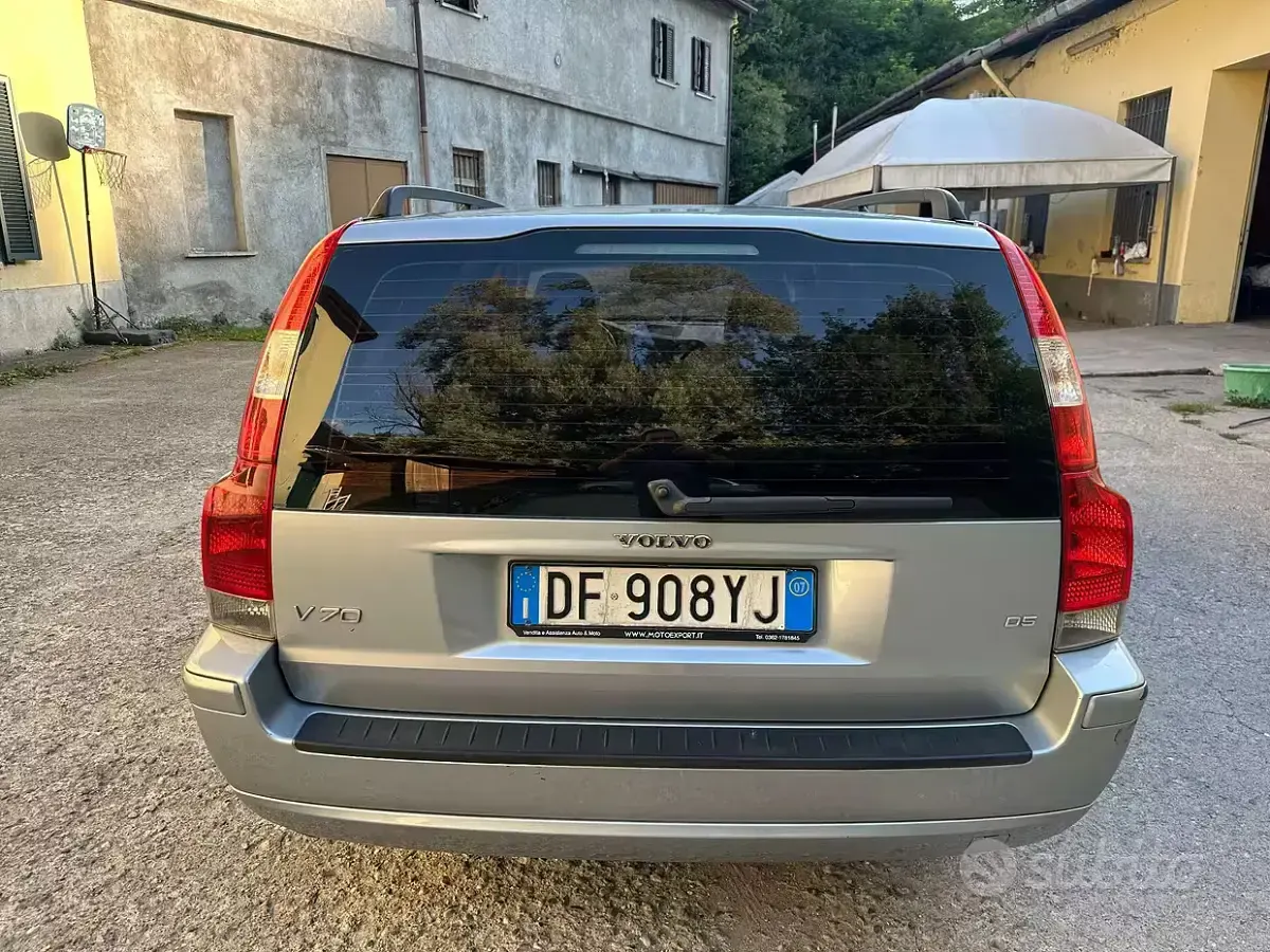 Usata Volvo V70 Summum 185 CV (136 kW) 2007 Grigio Station wagon