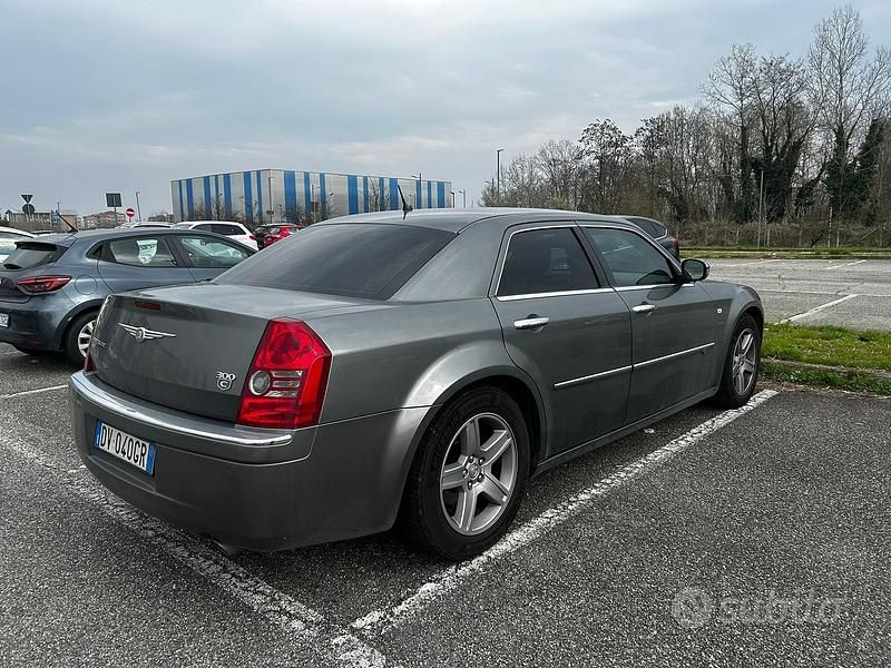Usata Chrysler 300C 218 CV (160 kW) 2009 Grigio Berlina