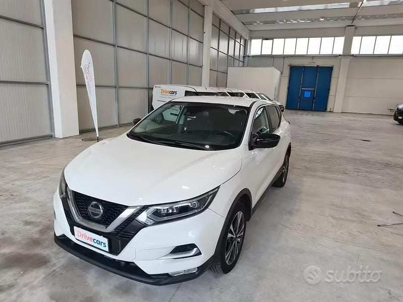 Usata Nissan Qashqai N-Connecta 140 CV (102 kW) 2021 Bianco SUV