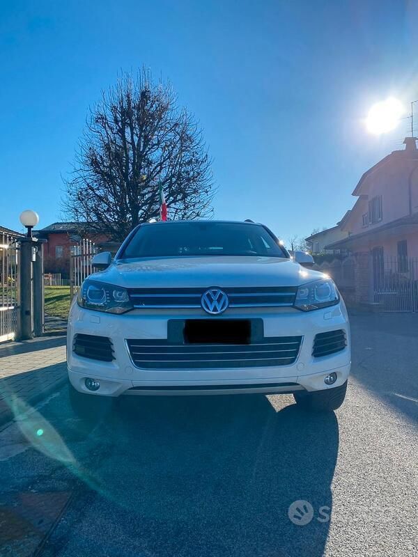 Bianco Usata 2014 VW Touareg SUV | 22.000 € (Molto cara) - Immagine 1/4